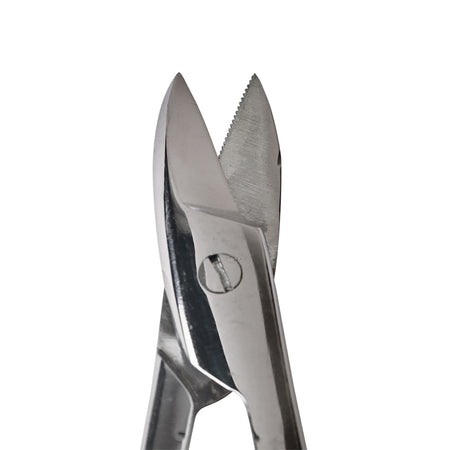 Straight Serrated Blades of the Crown/Collar Scissors